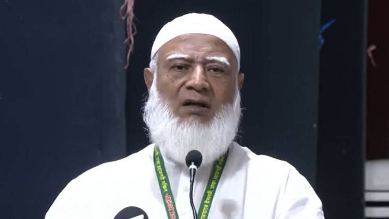 আইন উপদেষ্টাকে হেনস্থা নিয়ে জামায়াত আমীরের স্ট্যাটাস